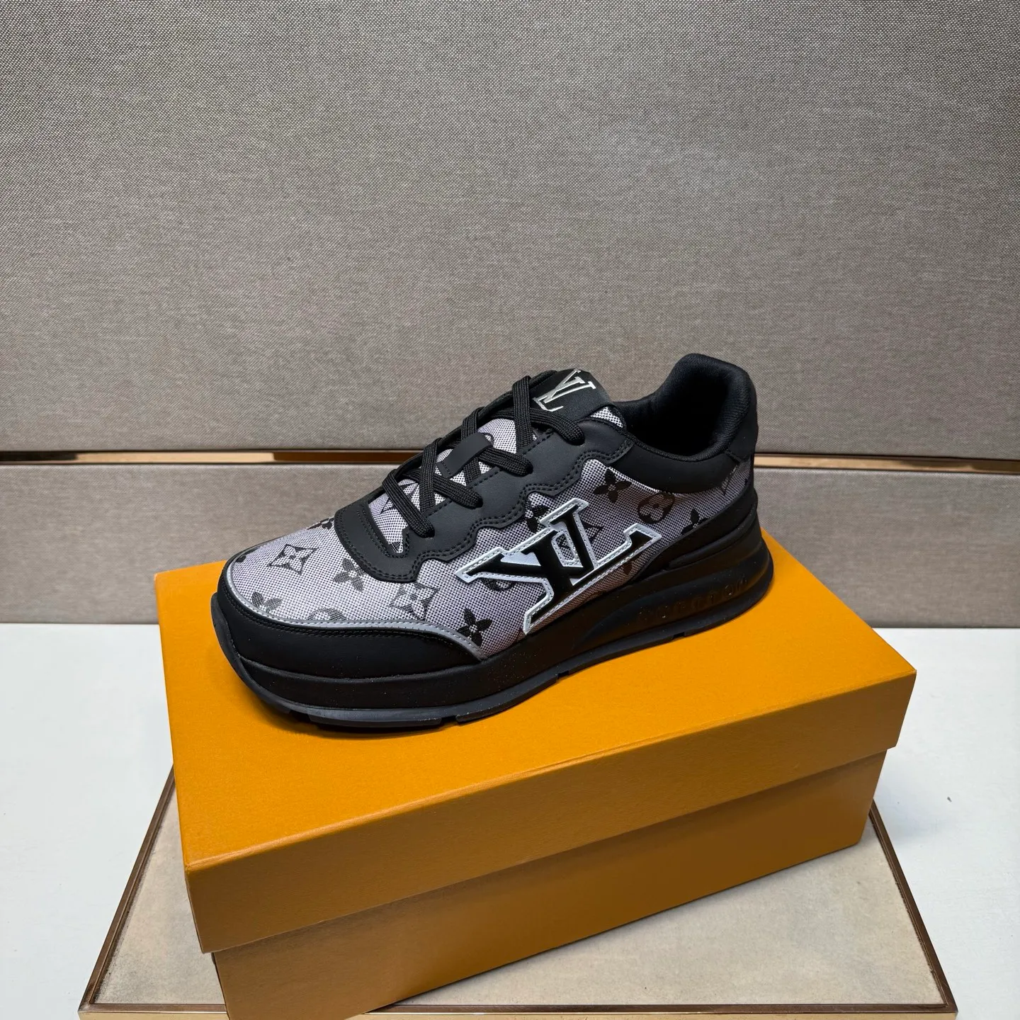 ⬛️Men's shoes 💰p442 [LV～] Men's casual shoes 2025z cabinet sales simultaneously 🔶Size: 38-44#️⃣ 🔷2 colors🔜The upper is made of multi-material splicing➕Mesh lining, comfortable and breathable, sole: original comfortable and wear-resistant outsole, ⚠️real thing📱photographed🎬real thing is better📢📢📢